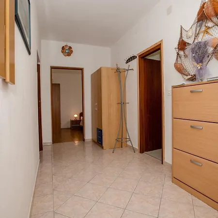 Apartment With A Parking Space Palit, Rab - 4990