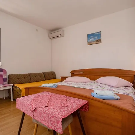 Apartment With A Parking Space Palit, Rab - 4990 Palit