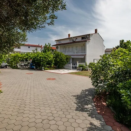 Apartment With A Parking Space Palit, Rab - 4990 Palit