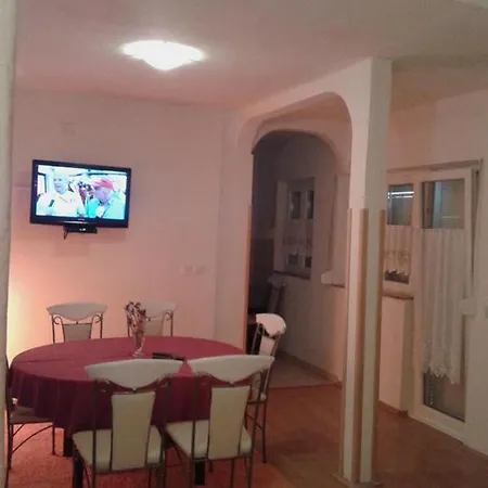 Appartamento For Families With Children Palit, Rab - 4990 Palit